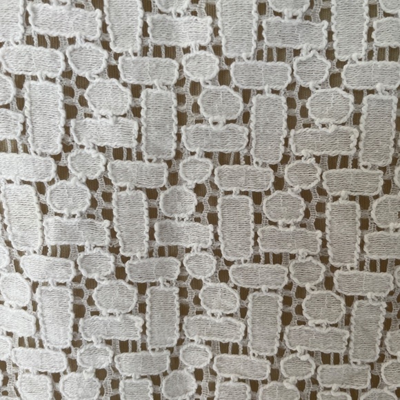 Ann Taylor white blouse with beige / tan lining Size Large - Picture 4 of 7